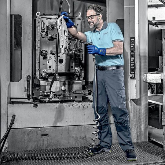 UVEX優(yōu)唯斯60224機(jī)械耐磨防化手套圖片1 UVEX優(yōu)唯斯60224機(jī)械耐磨防化手套圖片1