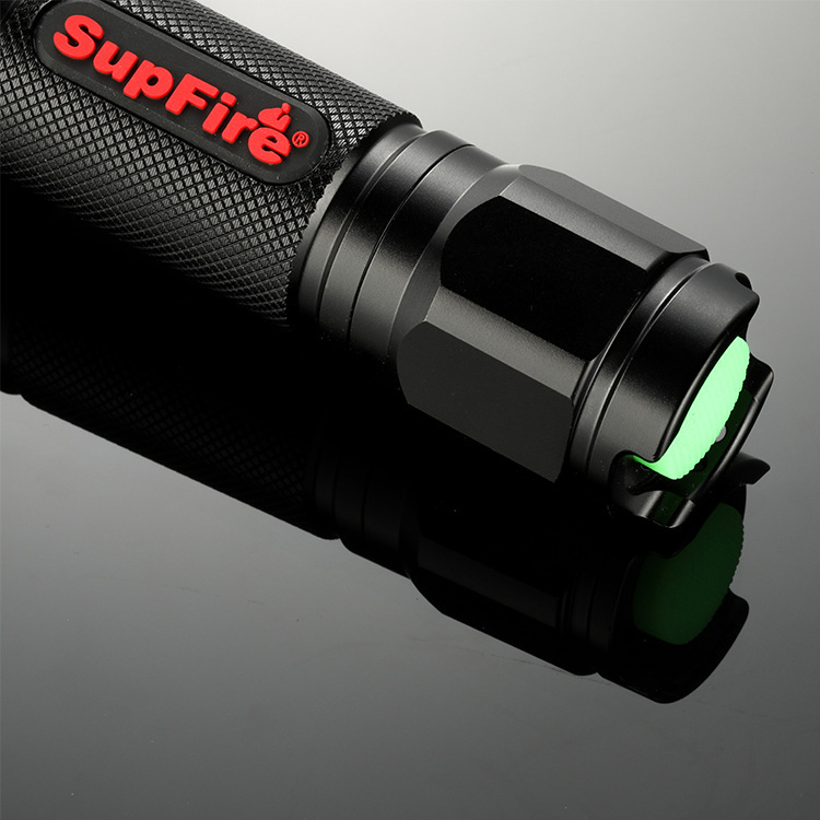 神火X8強(qiáng)光高亮多功能LED手電筒圖片2 神火X8強(qiáng)光高亮多功能LED手電筒圖片2