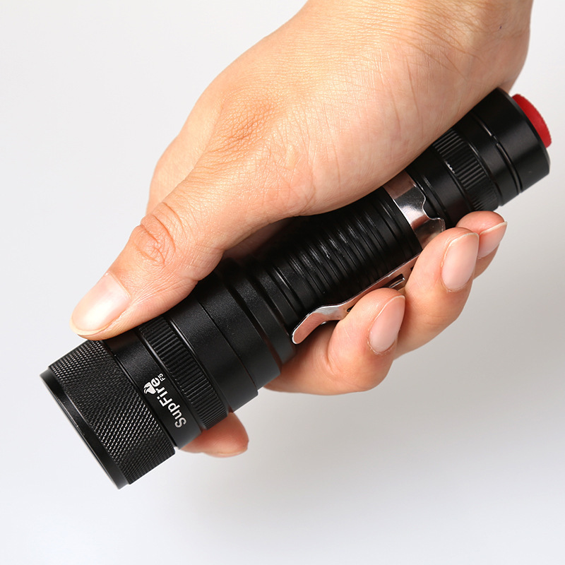 神火F5強(qiáng)光變焦戶外騎行手電筒圖片1 神火F5強(qiáng)光變焦戶外騎行手電筒圖片1