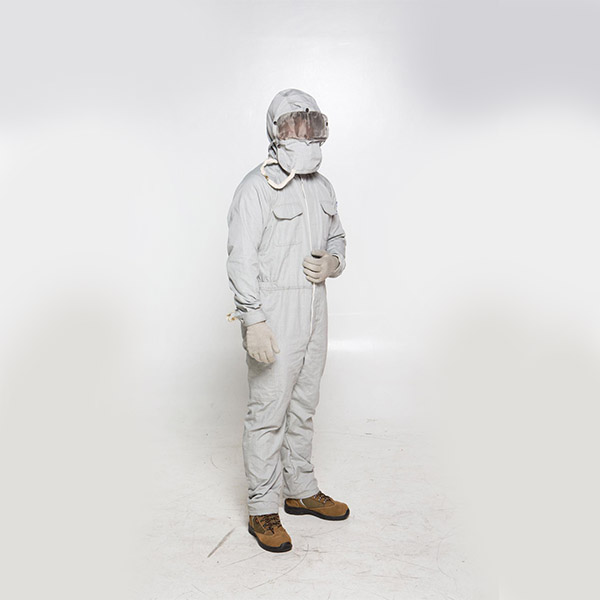 永霏1000KV帶電作業(yè)用連體屏蔽服圖片1 永霏1000KV帶電作業(yè)用連體屏蔽服圖片1