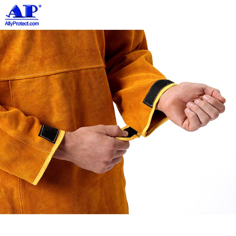 友盟AP-8000金黃色皮護(hù)胸帶領(lǐng)長(zhǎng)袖圍裙圖片3 友盟AP-8000金黃色皮護(hù)胸帶領(lǐng)長(zhǎng)袖圍裙圖片3