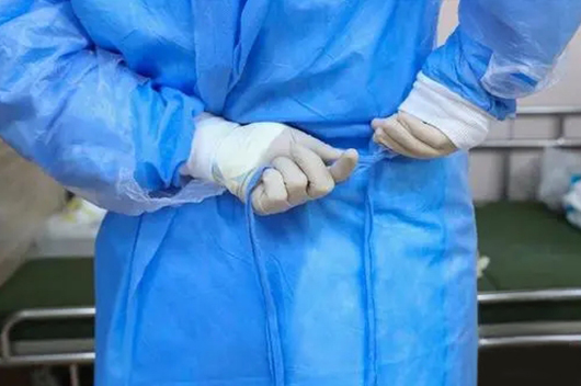一次性隔離衣穿脫流程