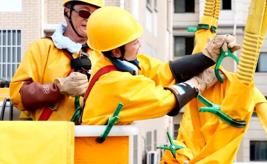 絕緣手套使用前應(yīng)做哪些檢查