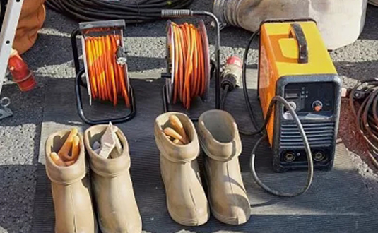 絕緣鞋和絕緣靴的區(qū)別 絕緣鞋和絕緣靴適用場合介紹