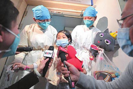 戴著3M1860N95防塵口罩走出監(jiān)護病房