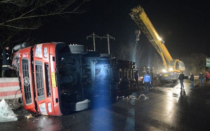 酒精槽罐車泄露救援現(xiàn)場圖片