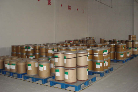 可燃氣體探測器、盛漏托盤是化學品倉庫中最常用的防泄漏器材