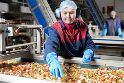 戴丁腈手套對(duì)熟食加工作業(yè)中