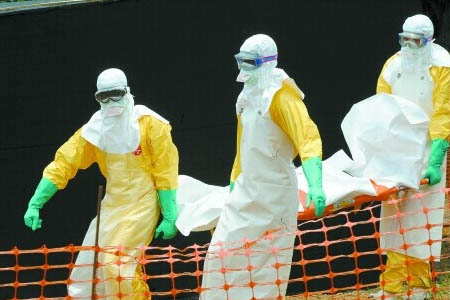 醫(yī)用人員戴醫(yī)用口罩加強對埃博拉病毒防護