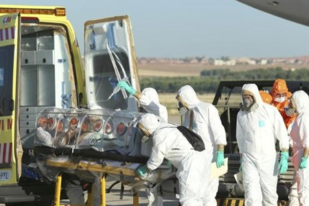 埃博拉防護(hù)已逐步完善 洗手液疫苗投入試用