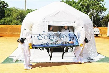 中國首套研發(fā)的埃博拉病毒防護(hù)裝備