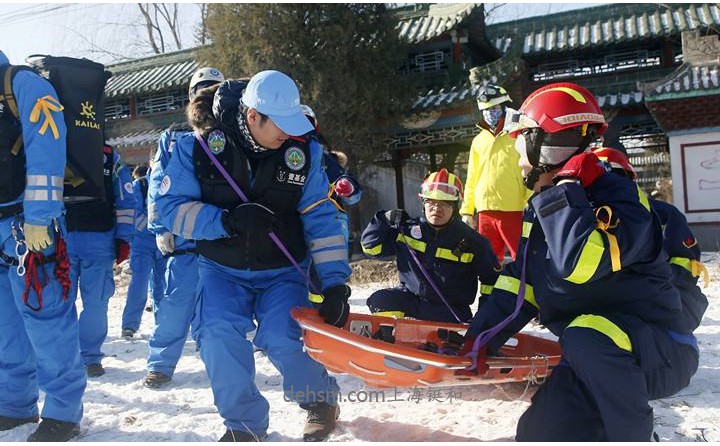 急救擔(dān)架的種類及使用方法