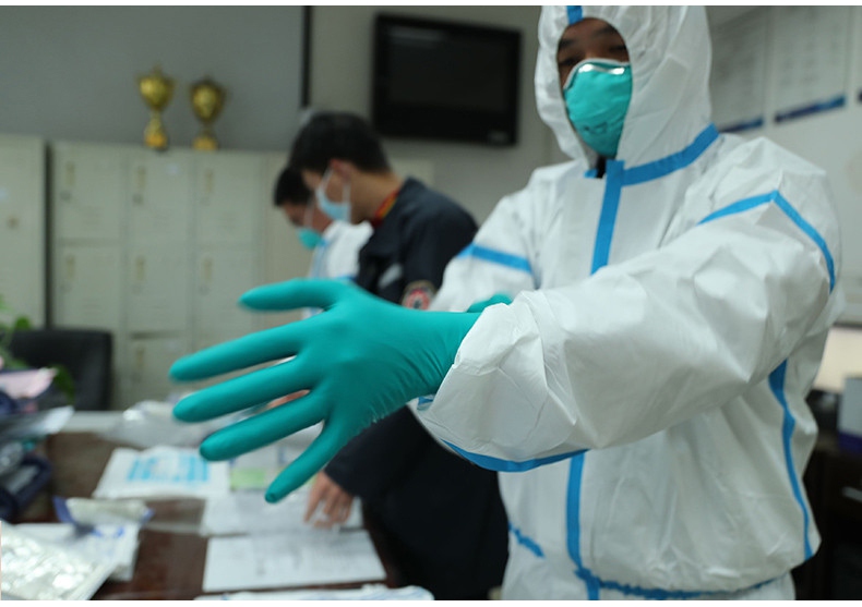 連體一次性醫(yī)用防護服使用圖片