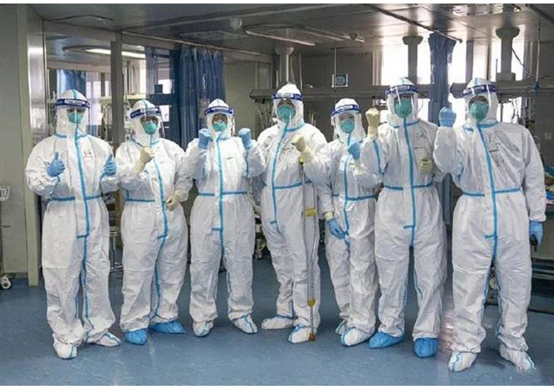 連體一次性醫(yī)用防護服在隔離病房使用圖